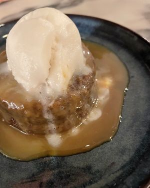 Sticky toffee pudding  at Espécie in Porto