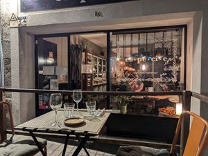 Vibe at Espécie in Porto