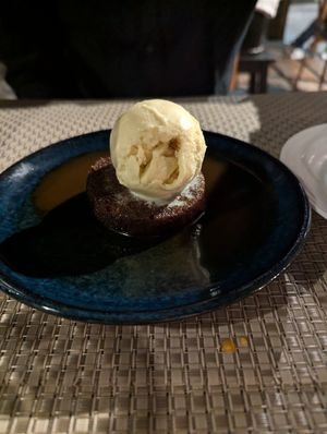 Sticky toffee at Espécie in Porto