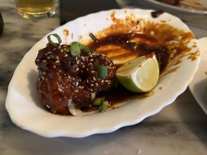 Cauliflower spicy wings  at Espécie in Porto