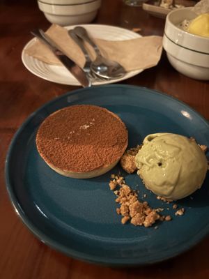   at Espécie in Porto