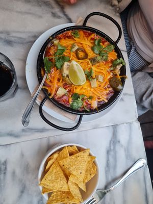  at Espécie in Porto