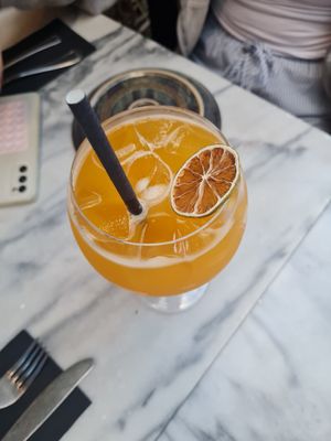  at Espécie in Porto