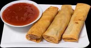 18. FRÜHLINGSROLLEN  5,5€ at Vegan Gesund in Hannover