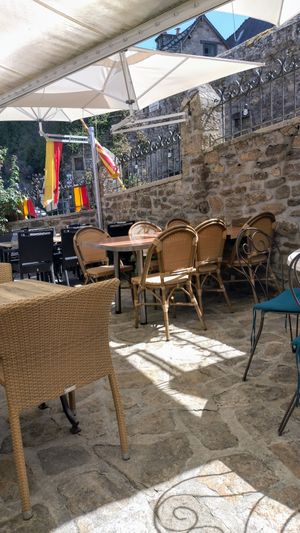 Terrace at la Fontaine du Jerzual in Dinan