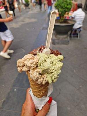 Pistachio, dark chocolate with the flavour of orange, almond at Cento Gelato Artigianale Italiano in Naples