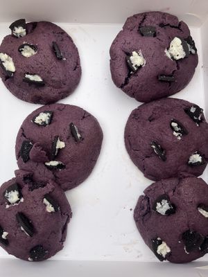 Vegan ubae-Oreo cookies   at Unicone in Montreal