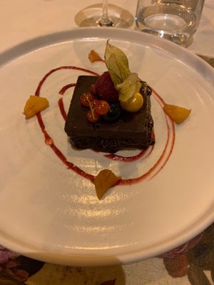 Torta sacher vegana  at Logge Vasari in Arezzo