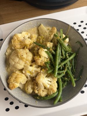 Cheesy Roasted Cauliflower, Garlicky Green Beans (5* - so flavoursome and creamy!)  at Grubby in East London