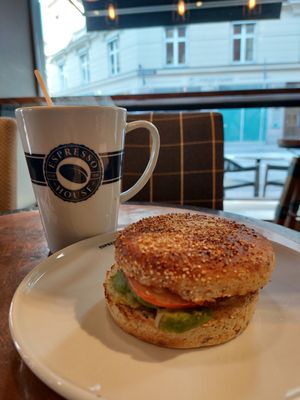 Vegan bun and coffee at Espresso House - Kongens Nytorv in Copenhagen