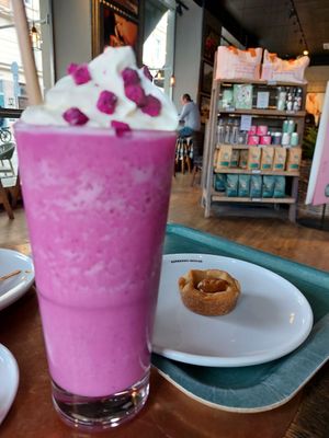 Vegan pink at Espresso House - Kongens Nytorv in Copenhagen