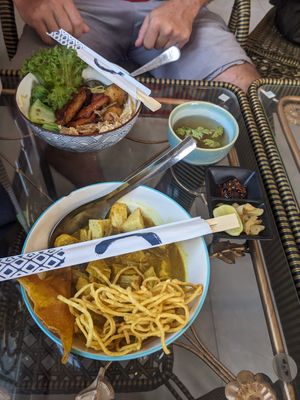 Penang noodle and Kari noodle at Baan Ghu Lhao in Trang