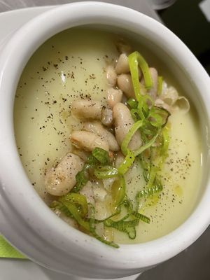 Crema di porri e patate con fagioli cannellini  at La Rotonda in Tirano