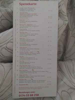 Speisekarte,    man kann bei allen Gerichten auch ohne Fleisch oder das Fleisch durch Tofu ersetzen at Ton Kun - Kiosk in Muehldorf