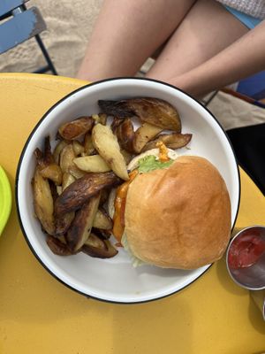 Burger and frites  at Petite Nature in Saint-lunaire