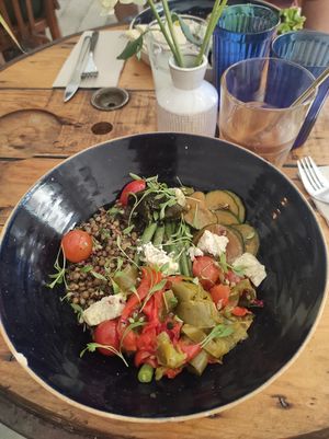 Hododa plate with homemade tofu feta at Hododa in Marseille