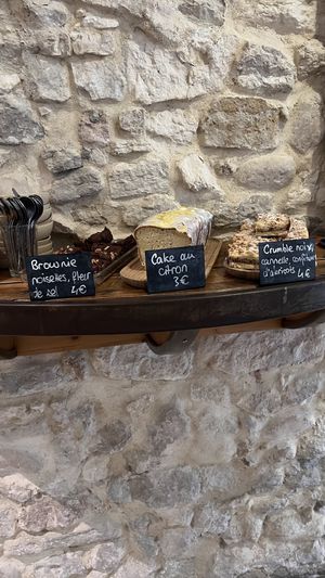 Half of the Cakes & pastries on offer  at Hododa in Marseille