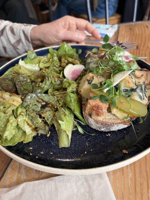 Tartine façon tartiflettee  at Hododa in Marseille