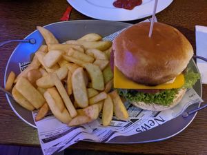 MEGA-VEGGIE-Burger (13€) - 3/5. at Lagom in Berlin