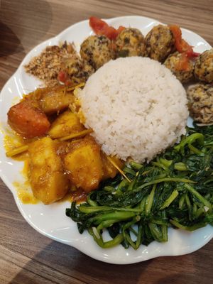  at Lian Hua Vegetarian in Hanoi