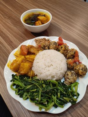  at Lian Hua Vegetarian in Hanoi