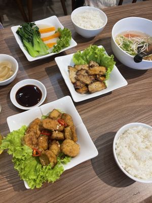 Lunch Set for 2 persons  at Lian Hua Vegetarian in Hanoi