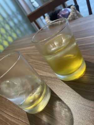 Jasmine tea for free  at Lian Hua Vegetarian in Hanoi