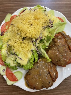 “Healthy dinner plate” - actually not healthy  #Veganuary at Lian Hua Vegetarian in Hanoi