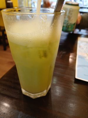 Guava juice at Lian Hua Vegetarian in Hanoi