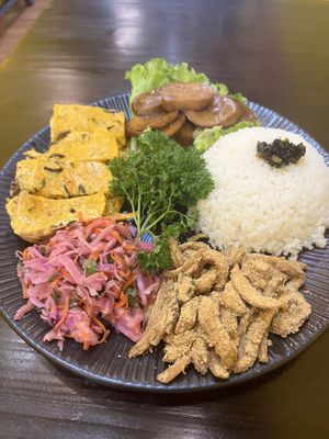   at Lian Hua Vegetarian in Hanoi