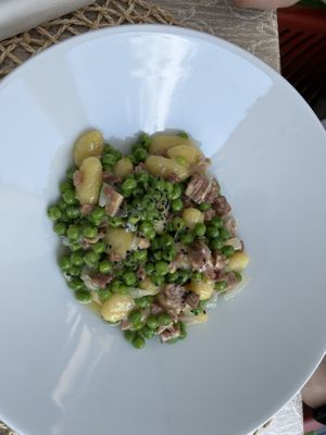 Gnocchetti di patatate,riso e mais con piselli scalogno e simil pancetta stupenda   at RistoVegan at Hotel Sylva in Cattolica