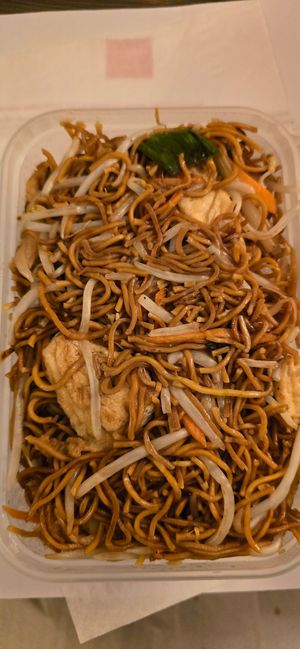 Noodles with tofu at Wawin Vegan Chinese in Nottingham