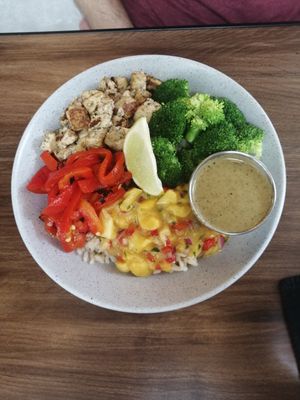 Jerk-fu bowl at The Edgy Vedge in George Town