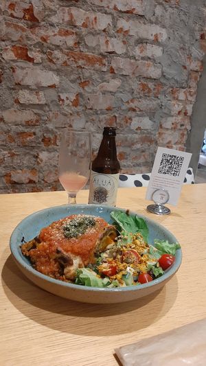 Vegan lasagna and alua. Excelent place!  #Veganuary at La Rouge in Porto Alegre