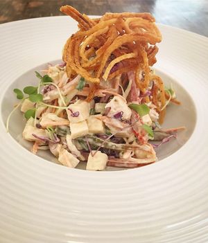 Salada De Palmito, repolho roxo, cenoura, pimentão maionese vegana e Cará Palha at La Rouge in Porto Alegre