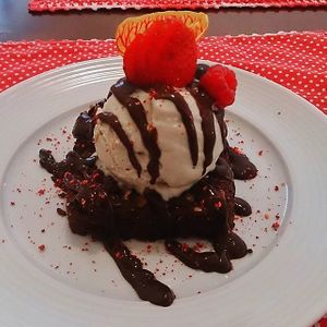 Brownie com sorvete. at La Rouge in Porto Alegre