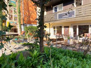 Sonniger Biergarten at MEO's Raum für Genuss & Kreatives in Isny Im Allgaeu