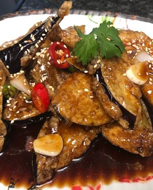 This sweet and sour Aubergines is our best-seller! With a golden, crispy exterior and a soft, velvety inside, it’s a perfect harmony of textures and tangy flavors. 🍆 at Kungfu Kitchen in Reading