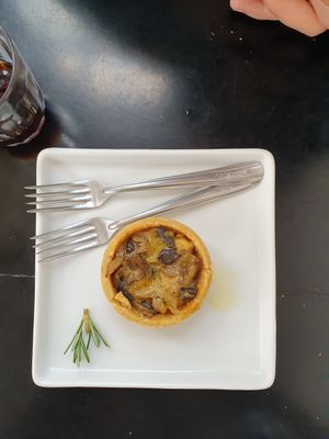 quiche de shimeji orgânico at Matuta Queijaria Vegana in Sao Paulo
