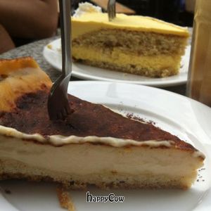 amazing summery coconut mango cake and a classic cheesecake at Freckles in Berlin