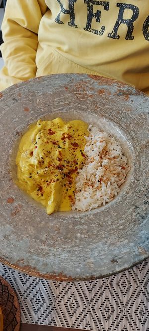 HEURA an Senfsauce at Vegan Bistró in Mallorca