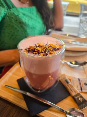 Beetroot latte at Vegan Bistró in Mallorca