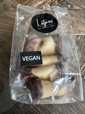 Vegan mergpijpjes  at Lotjans in Koekelare