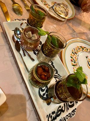 Thé à la menthe avec amandes at Le Riad in Quimper
