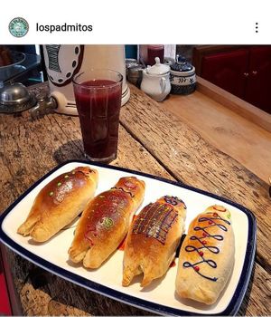 Colada morada & guaguas at Los Padmitos in Tumbaco