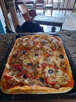 Vegetarian meat pizza 🍕 at Los Padmitos in Tumbaco
