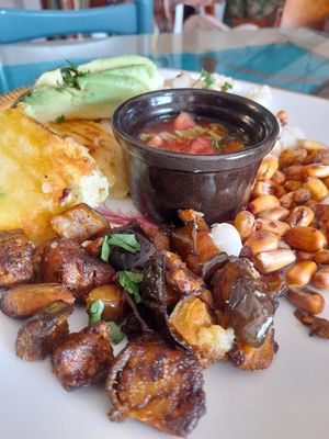 Fritada vegetariana at Los Padmitos in Tumbaco