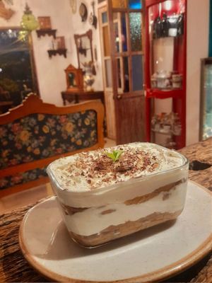 Tiramisú 💚 at Los Padmitos in Tumbaco