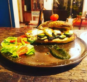 Prueba nuestras delicias veganas o vegetarianas at Los Padmitos in Tumbaco