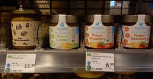 pistazienmus, anderes nussmus at denn's Biomarkt in Speyer